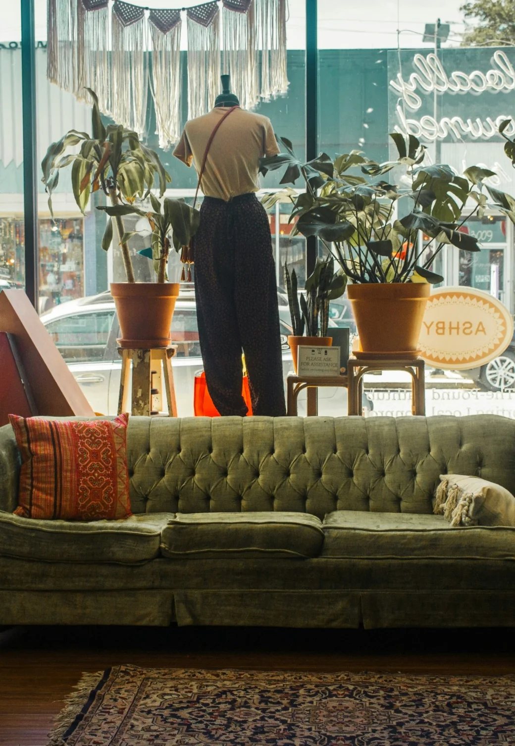 Antique vs Vintage Explained