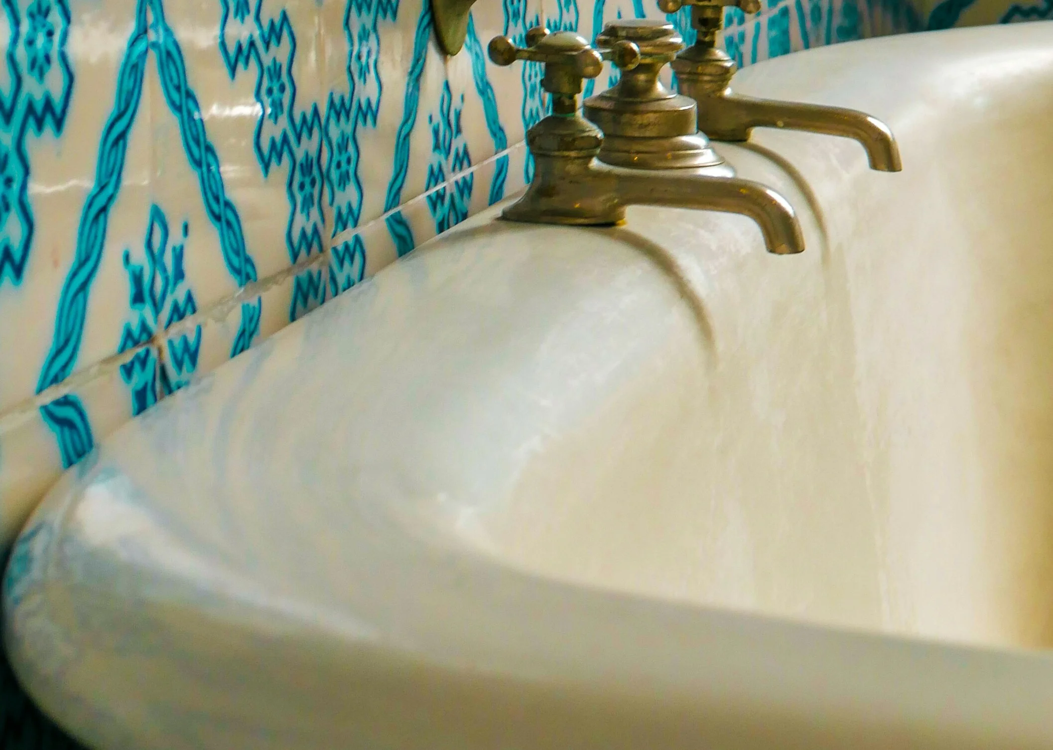 Vintage Bathroom: Tile & Color